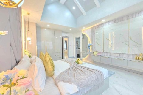 Villa in Pattaya, Thailand 4 Schlafzimmer № 233918 - Foto 18