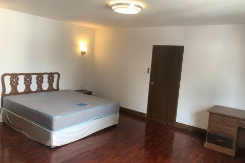 Condominio de 3 dormitorios en Bangkok, Tailandia № 66076 - foto 18