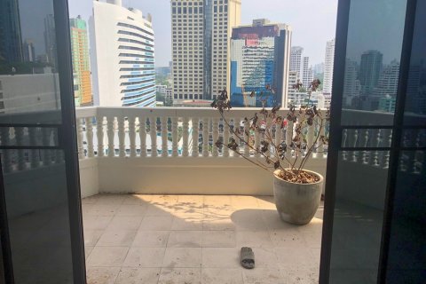 Condominio de 3 dormitorios en Bangkok, Tailandia № 66076 - foto 12