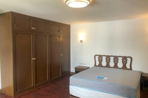 Condominio de 3 dormitorios en Bangkok, Tailandia № 66076 - foto 17