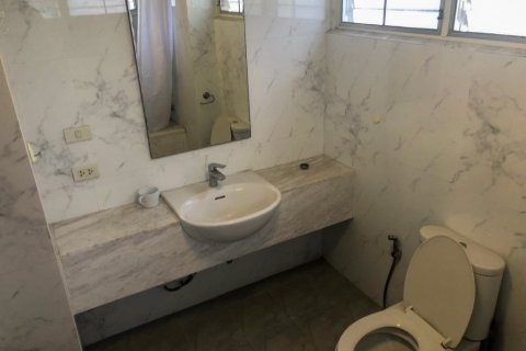 Condominio de 3 dormitorios en Bangkok, Tailandia № 66076 - foto 13