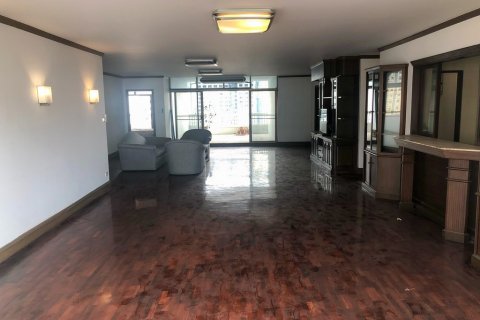 Condominio de 3 dormitorios en Bangkok, Tailandia № 66076 - foto 5