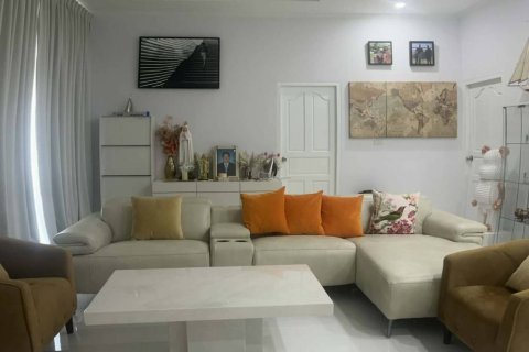 Chalet de 2 dormitorios en Cha-am, Tailandia № 155451 - foto 3