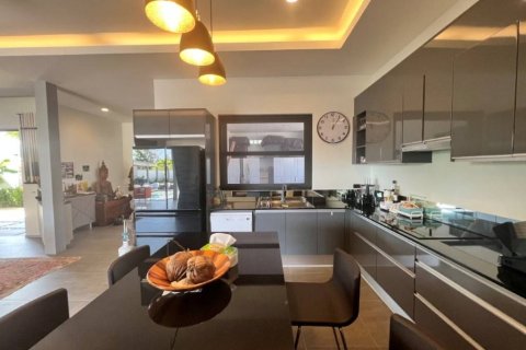 Chalet de 3 dormitorios en Hua Hin, Tailandia № 155453 - foto 10