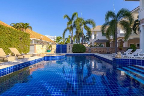 Chalet de 6 dormitorios en Hua Hin, Tailandia № 168800 - foto 6