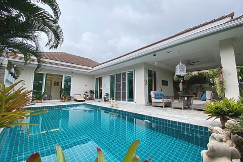 Chalet de 6 dormitorios en Hua Hin, Tailandia № 168800 - foto 8