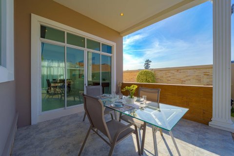 Chalet de 6 dormitorios en Hua Hin, Tailandia № 168800 - foto 19