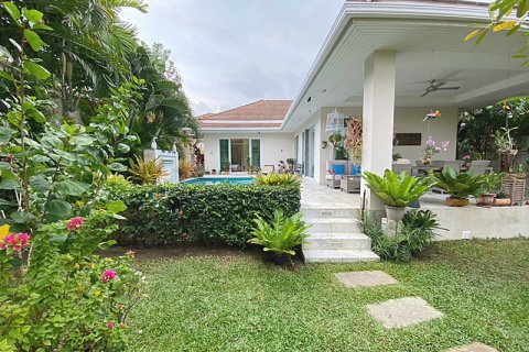 Chalet de 6 dormitorios en Hua Hin, Tailandia № 168800 - foto 28