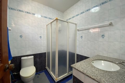 Chalet de 4 dormitorios en Hua Hin, Tailandia № 168801 - foto 16