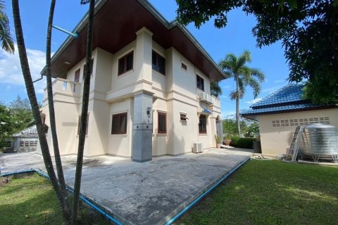 Chalet de 4 dormitorios en Hua Hin, Tailandia № 168801 - foto 25