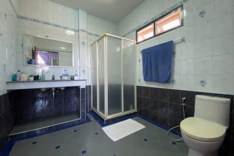 Chalet de 4 dormitorios en Hua Hin, Tailandia № 168801 - foto 7