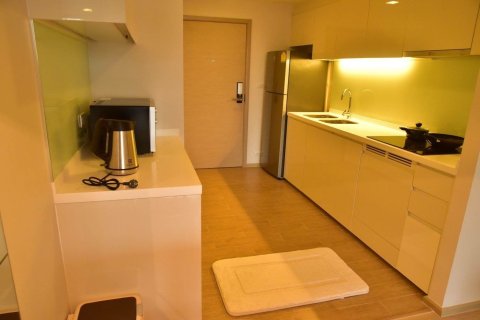 Condo in Watthana, Bangkok, Thailand, 2 bedrooms  № 171825 - photo 6