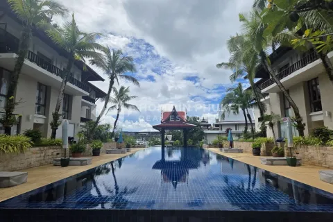 Condo in Phuket, Thailand, 3 bedrooms  № 209620