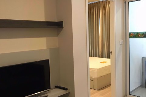 Condo à Huai Khwang, Bangkok, Thaïlande, 1 chambre № 48092 - photo 2