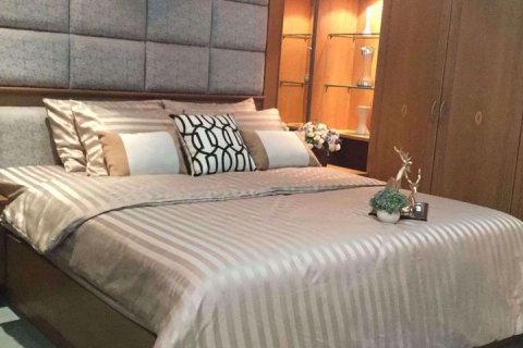 Condominio de 2 dormitorios en Huai Khwang, Bangkok, Tailandia № 48094 - foto 7