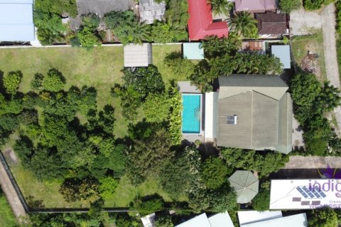 House in Hang Dong, Thailand 6 bedrooms № 200343