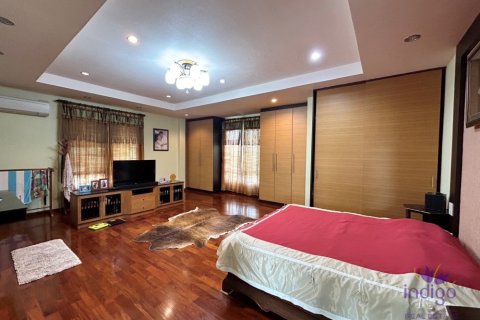 Casa de 6 dormitorios en Hang Dong, Tailandia № 200343 - foto 24