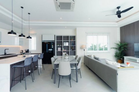 Chalet de 3 dormitorios en Hua Hin, Tailandia № 118408 - foto 7