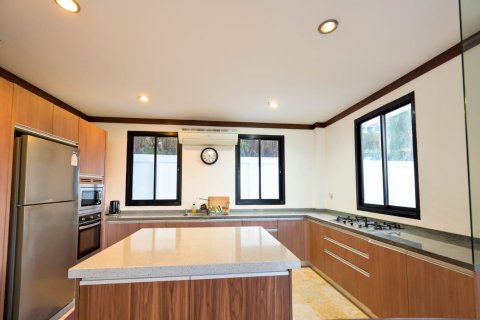 Chalet de 5 dormitorios en Ko Samui, Tailandia № 180136 - foto 3