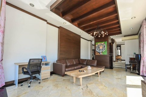 Chalet de 5 dormitorios en Ko Samui, Tailandia № 180136 - foto 10