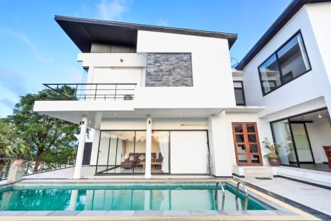 Chalet de 4 dormitorios en Ko Samui, Tailandia № 180135 - foto 2