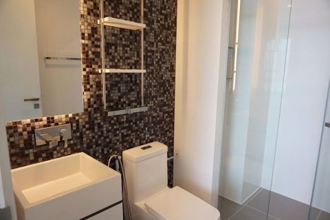 Condominio de 1 dormitorio en Khlong Toei, Bangkok, Tailandia № 47839 - foto 8