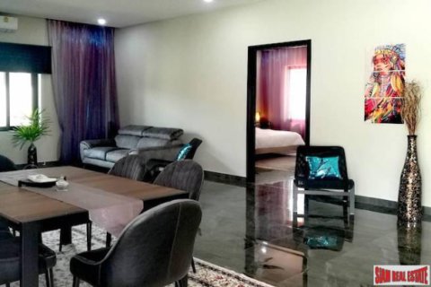 Casa de 3 dormitorios en Jomtien Beach, Pattaya, Tailandia № 194153 - foto 2