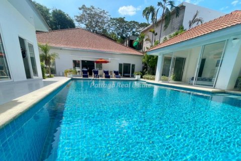 Casa de 12 dormitorios en Pattaya, Tailandia № 116988 - foto 17