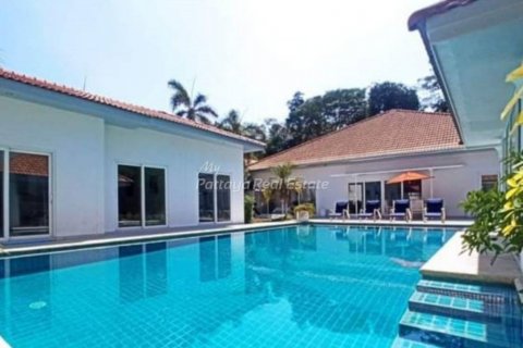 Maison à Pattaya, Thaïlande 12 chambres № 116988