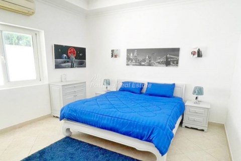 Casa de 12 dormitorios en Pattaya, Tailandia № 116988 - foto 15