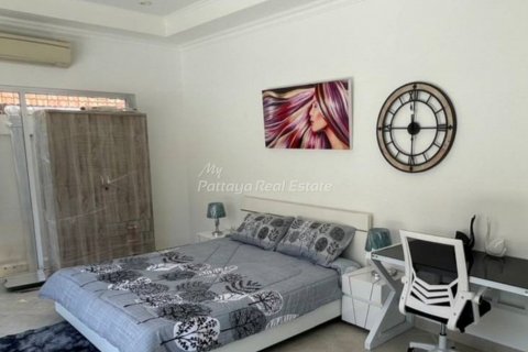Casa de 12 dormitorios en Pattaya, Tailandia № 116988 - foto 11