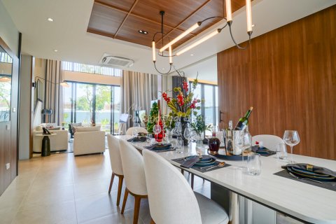Casa de 4 dormitorios en Pattaya, Tailandia № 155428 - foto 9