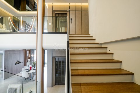 Casa de 4 dormitorios en Pattaya, Tailandia № 155428 - foto 18