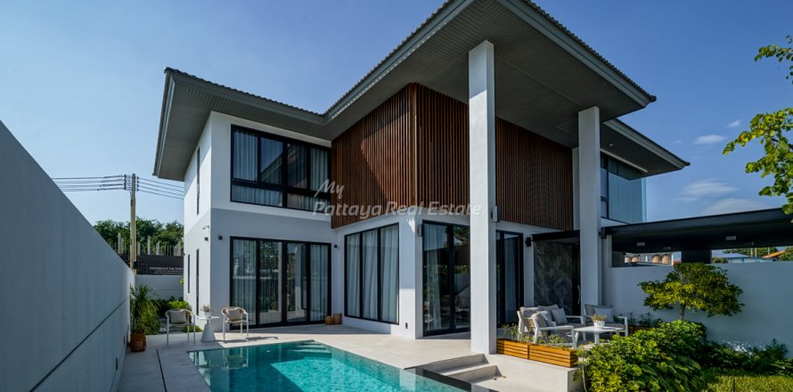 Casa de 4 dormitorios en Pattaya, Tailandia № 155428