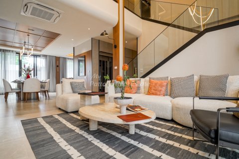 Casa de 4 dormitorios en Pattaya, Tailandia № 155428 - foto 5