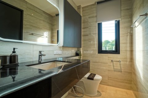 Casa de 4 dormitorios en Pattaya, Tailandia № 155428 - foto 30