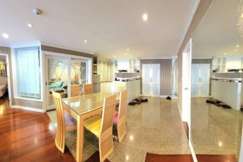 Ático de 3 dormitorios en Pattaya, Tailandia № 155432 - foto 2