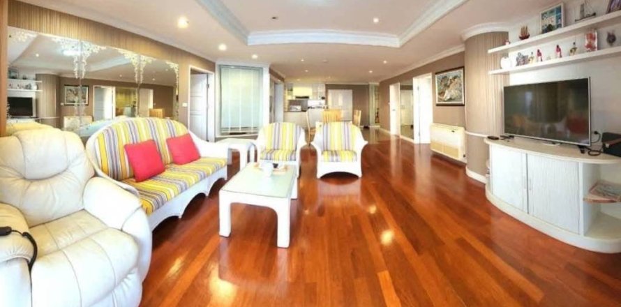 Ático de 3 dormitorios en Pattaya, Tailandia № 155432