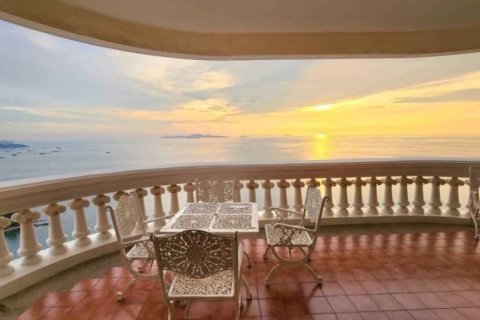Ático de 3 dormitorios en Pattaya, Tailandia № 155432 - foto 7