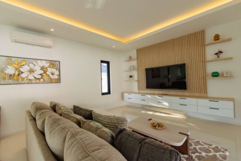 Chalet de 3 dormitorios en Hua Hin, Tailandia № 173057 - foto 4