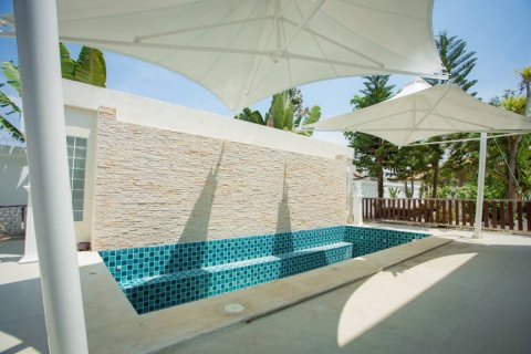 Chalet de 4 dormitorios en Hua Hin, Tailandia № 173020 - foto 3
