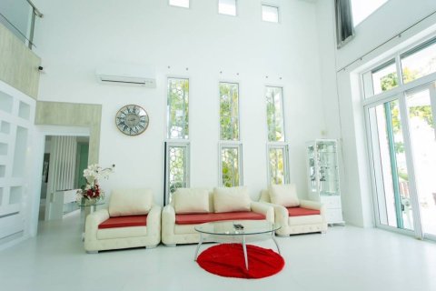 Chalet de 4 dormitorios en Hua Hin, Tailandia № 173020 - foto 7