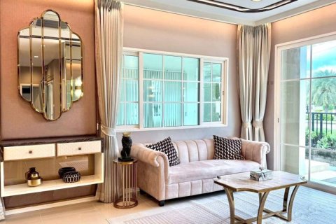 Casa de 3 dormitorios en Bangkok, Tailandia № 173019 - foto 2