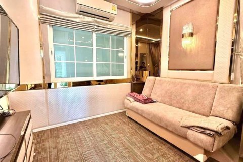 Casa de 3 dormitorios en Bangkok, Tailandia № 173019 - foto 3