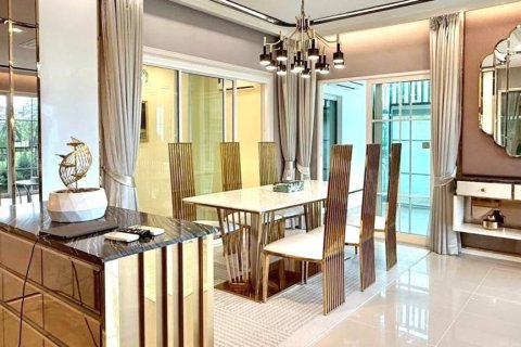 Casa de 3 dormitorios en Bangkok, Tailandia № 173019 - foto 4