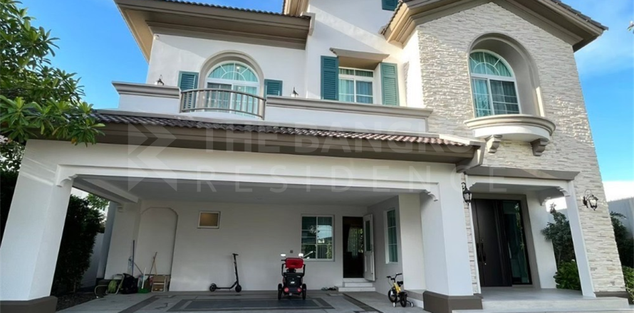 Casa de 4 dormitorios en Bangkok, Tailandia № 189212