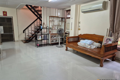 Casa de 2 dormitorios en Bangkok, Tailandia № 189211 - foto 3