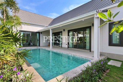 Casa de 3 dormitorios en Pattaya, Tailandia № 197765
