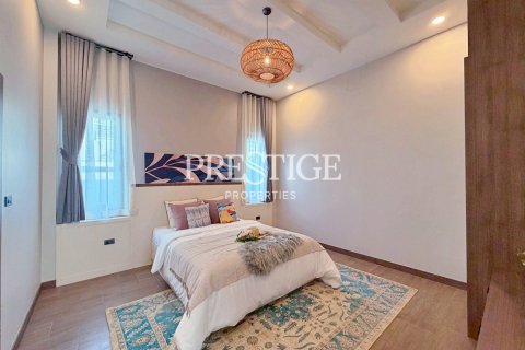 Casa de 3 dormitorios en Pattaya, Tailandia № 197764 - foto 17