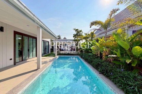 Casa de 3 dormitorios en Pattaya, Tailandia № 197764 - foto 25